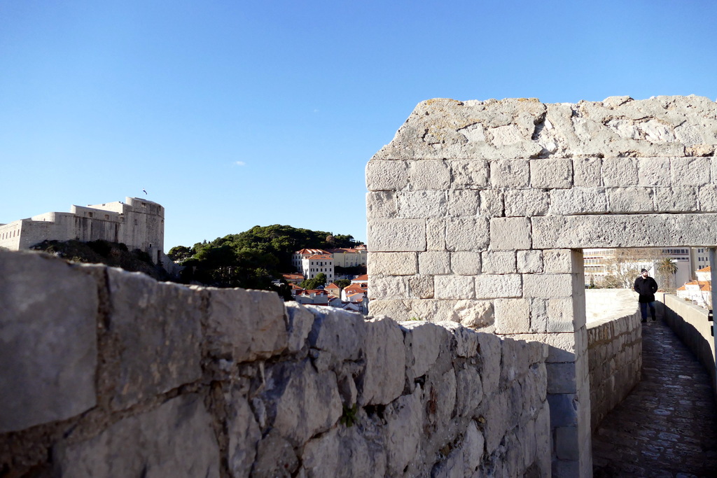 29.12.16 Dubrovnik Old City Walls 034 (31923622576)