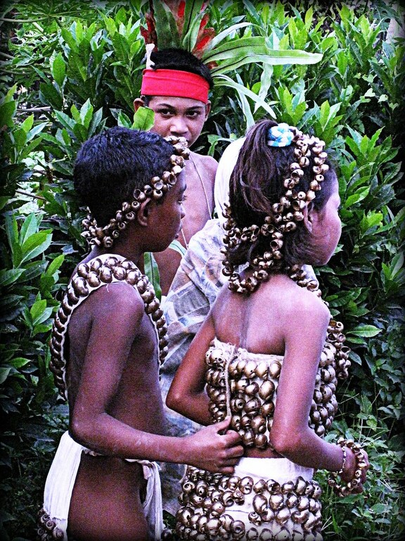 Mangyan children in traditional costume 2