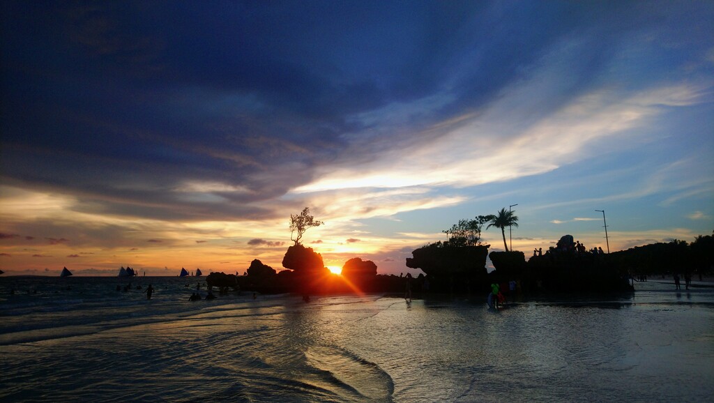 Sunset Boracay's Rock Willy's Beach Resort Philippines