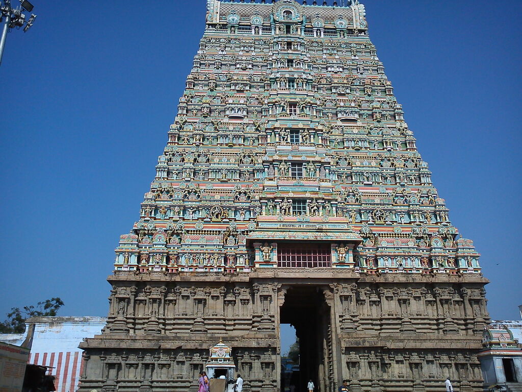 The magnificent Kasi Vishwanathat Temple Rajagopuram