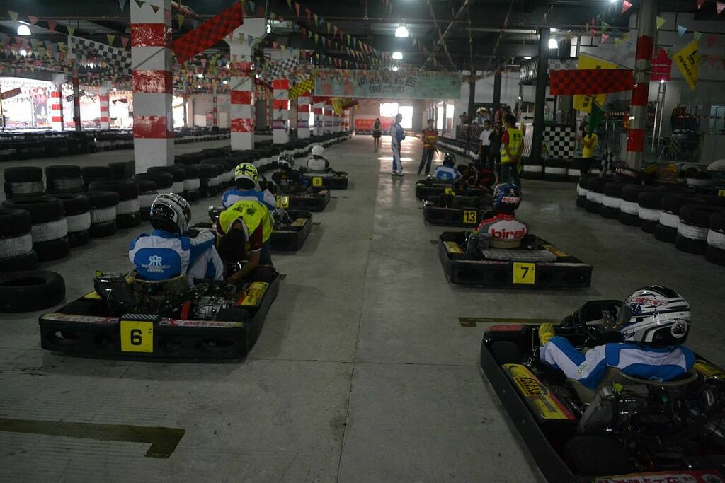 Indoor karting