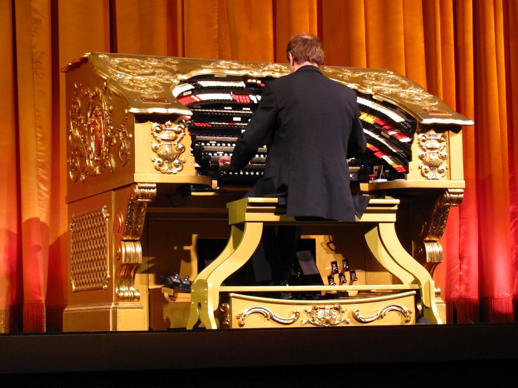Rob Richards on the Mighty Wurlitzer