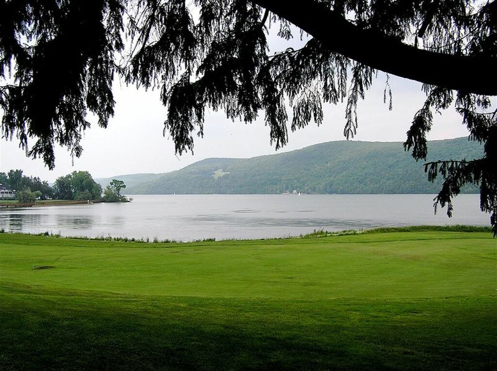 Lake Otsego - tree lawn (569771960)