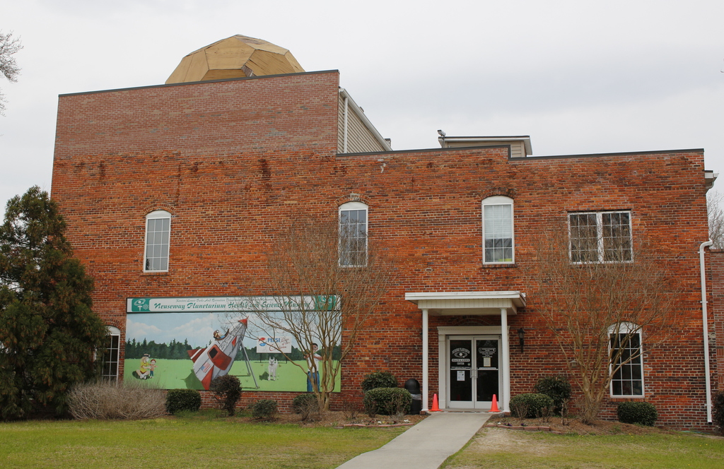 Neuseway Nature Center and Planetarium