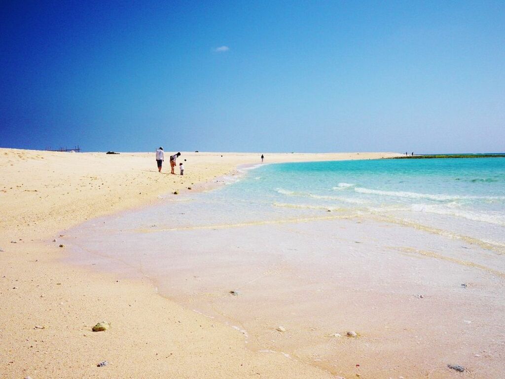 Blue sky and emerald green sea - Hatenohama