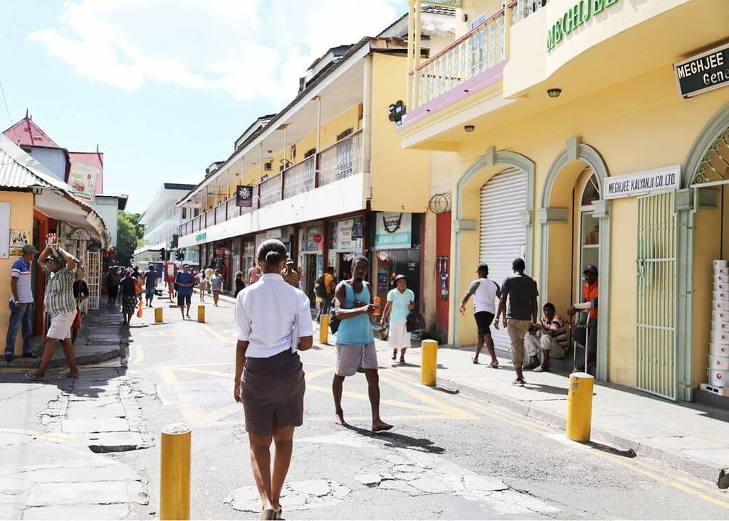 best romantic things to do in seychelles (honeymoon) | stroll on victoria streets
