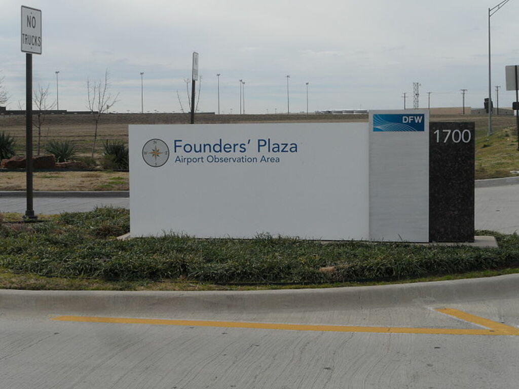 DFW FOUNDERS PLAZA (7118466163)