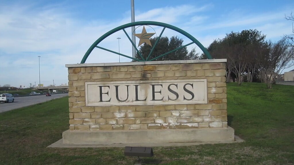 MVI 2745 Euless, TX, welcome sign
