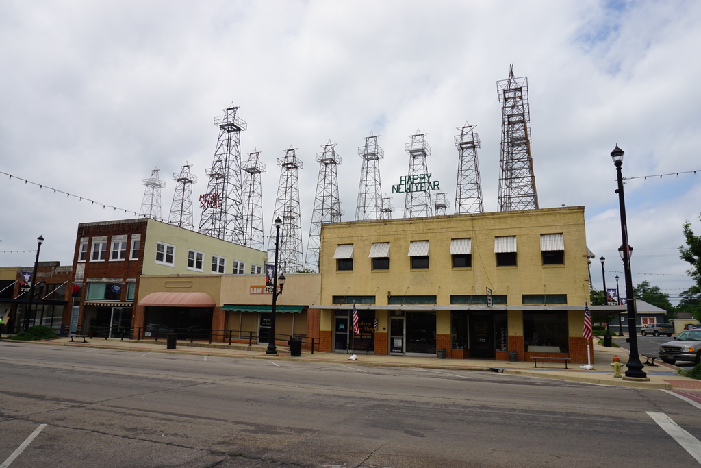 Kilgore May 2016 09 (Kilgore Street and World's Richest Acre Park)