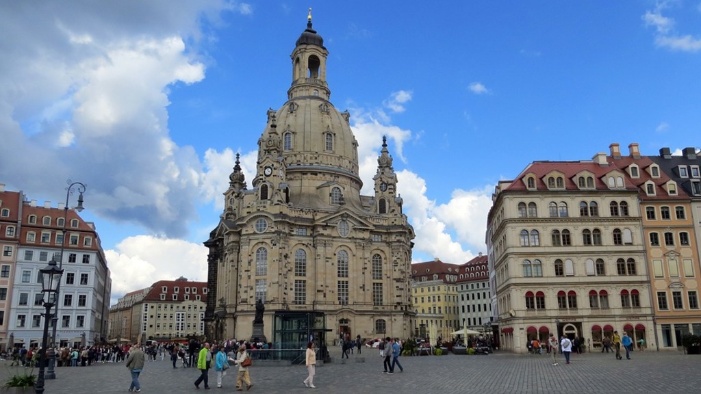  Frauenkirche  an icon of the city with a history reaching back 1,000 years.
