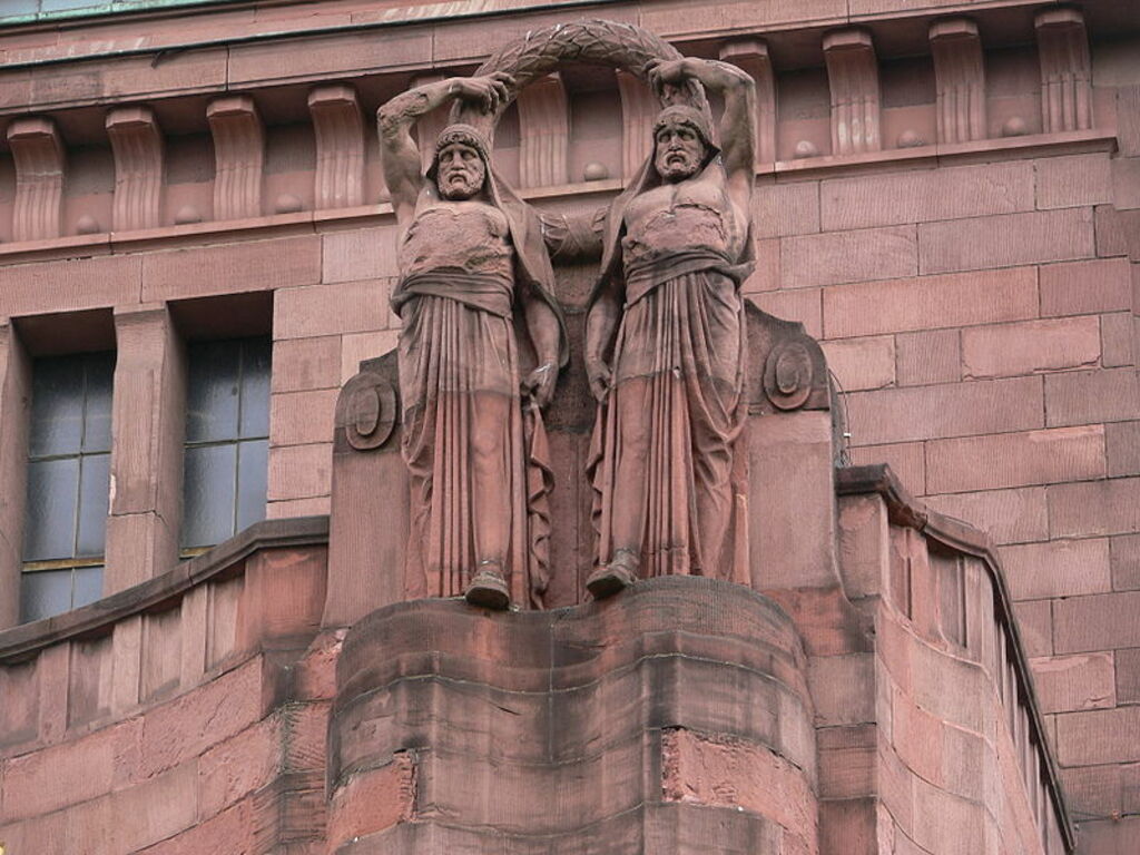 Mannheim Kunsthalle außen Kranzträger