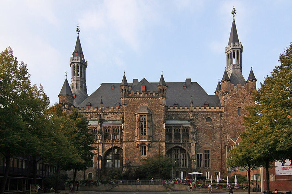 Aachen Katschhof mit Rathaus