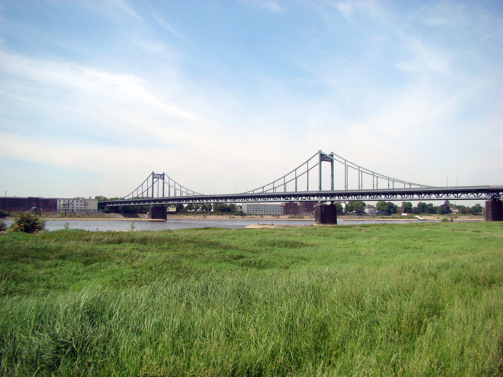 NRW, Krefeld-Uerdinger Brucke