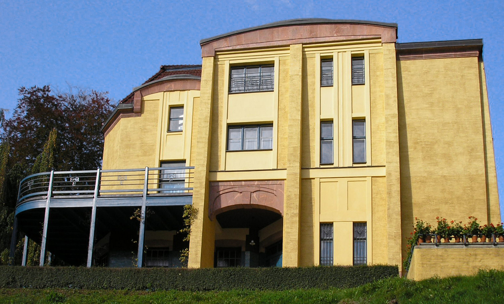 Villa Esche Chemnitz crop