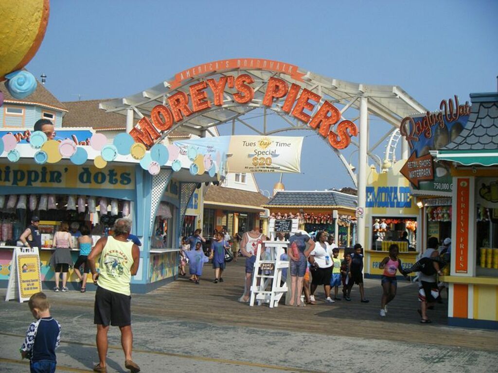 Mariner's Landing entrance