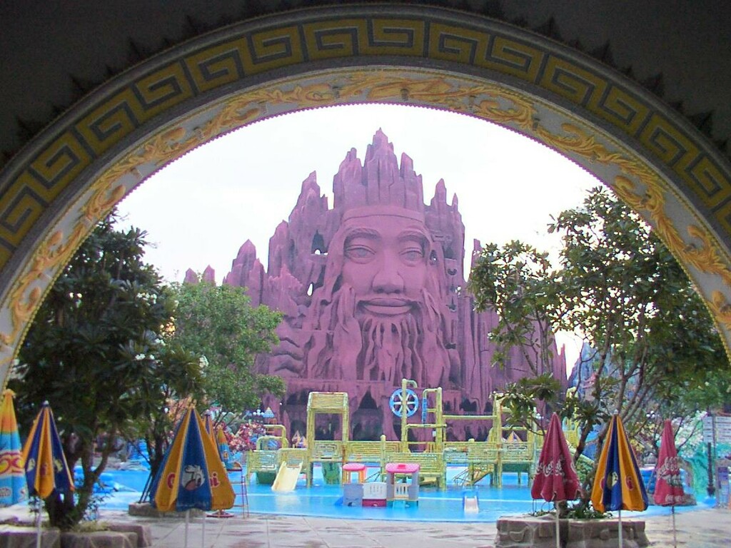 Tiên Dong Beach, Suoi Tien Park