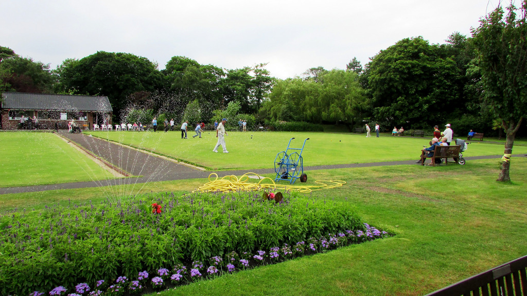 BOWLS IN THE PARK