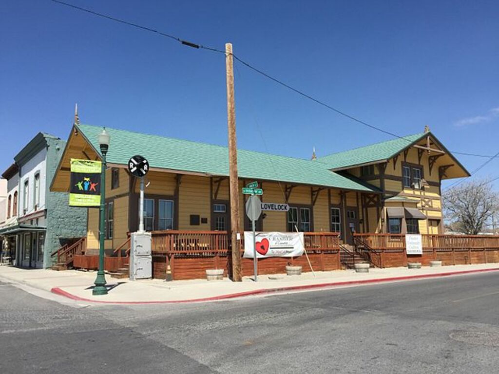 Unending Love In A Little Town 6 Things To Try In Lovelock, Nevada