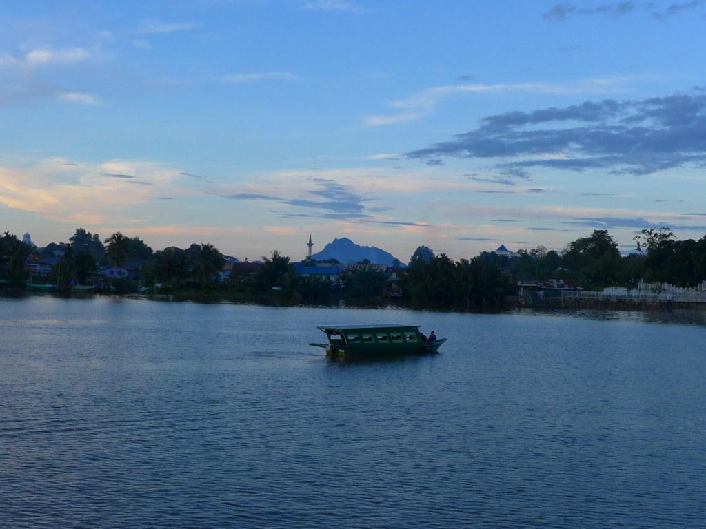 20141122_4248 Sarawak River waterfront sunset