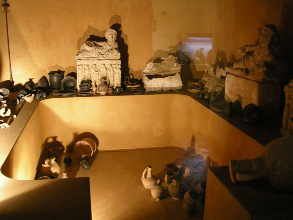 Museo guarnacci, ricostruzione di tomba etrusca