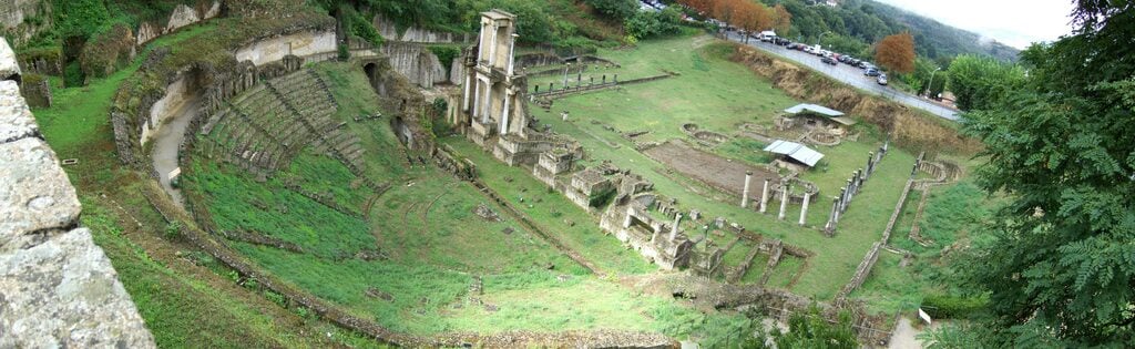Volterra teatro romano panorama