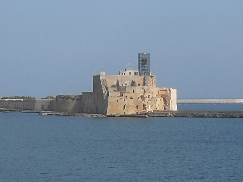 Brindisi molo vecchio zoom