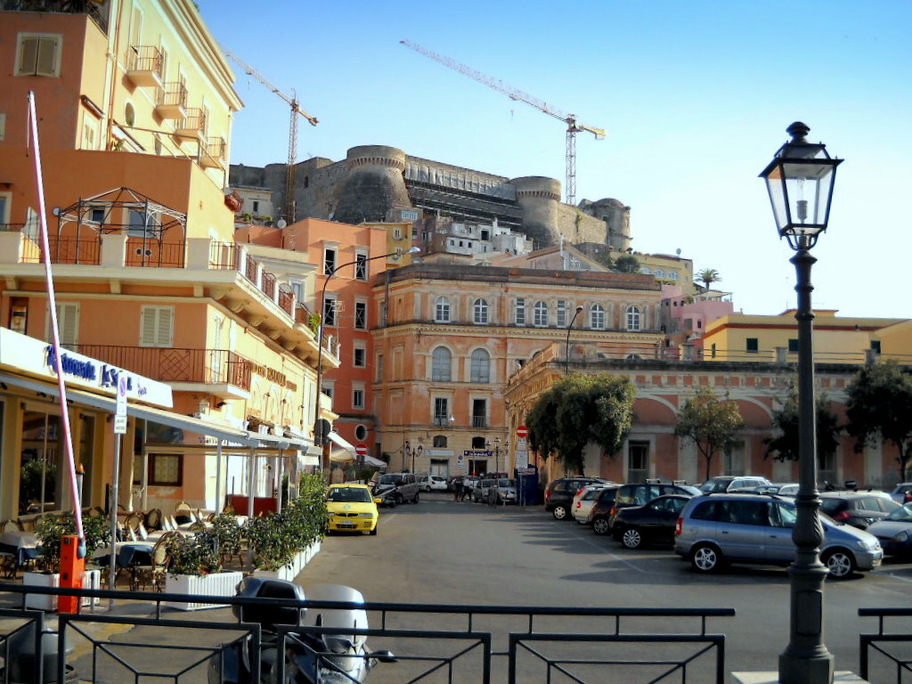 Gaeta, piazzale Giovanni Caboto