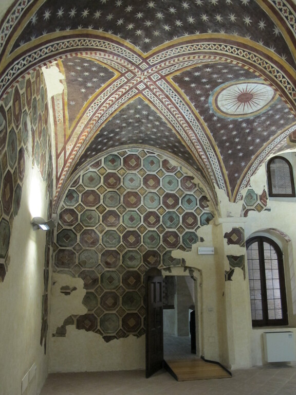 Palazzo trinci, androne