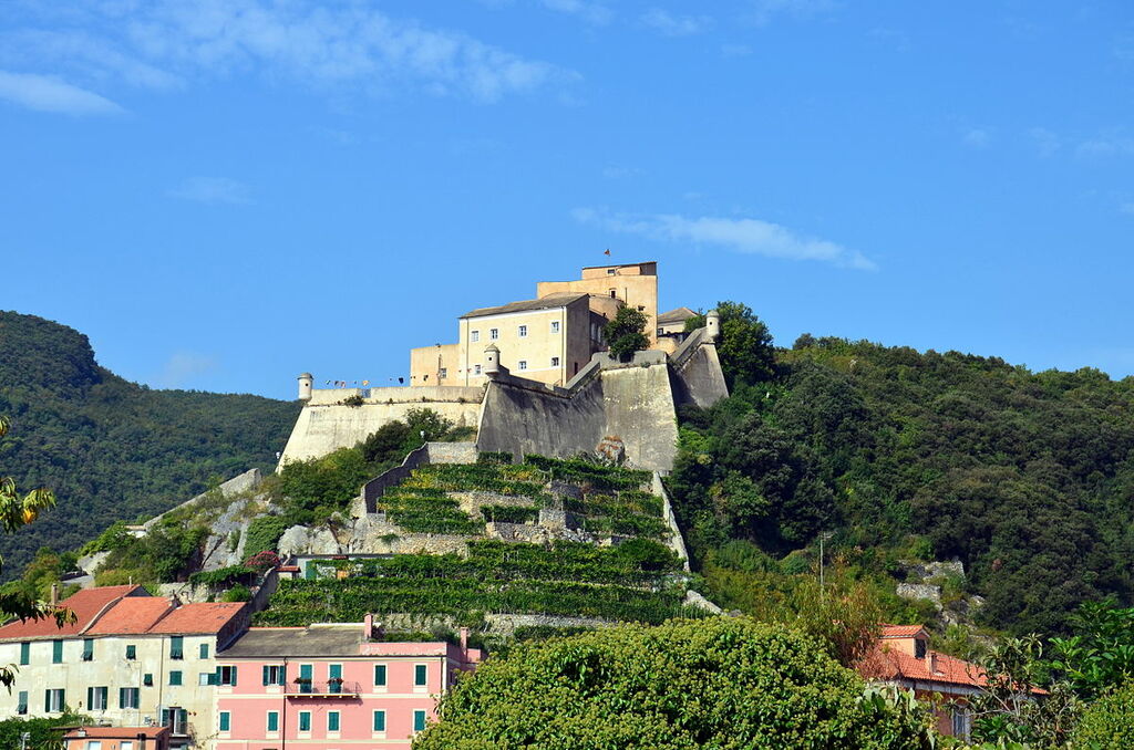 Finalborgo (Finale Ligure)-castel San Giovanni (2014)-2