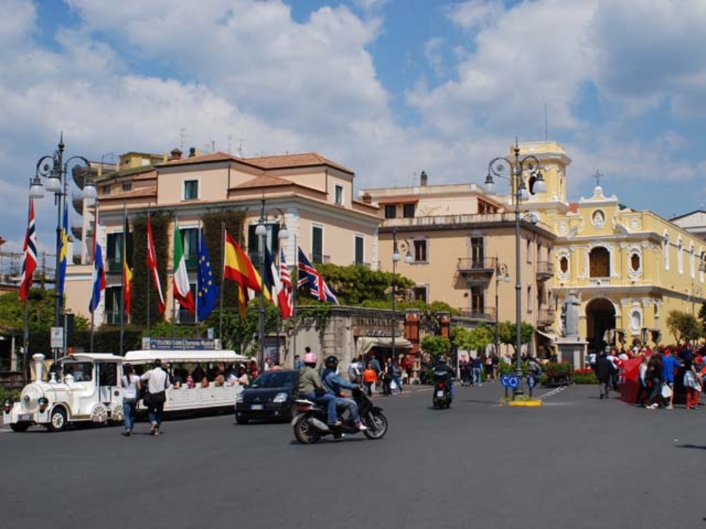 Sorrento centre