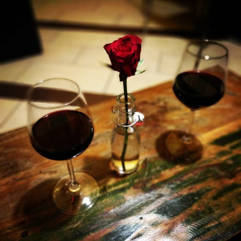 things to do in orvieto at night | taste italian wine at barrique