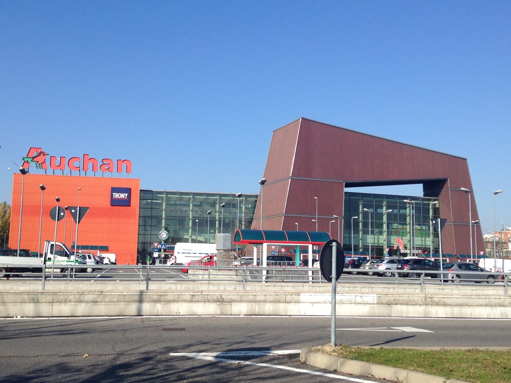 Auchan Cesano Boscone