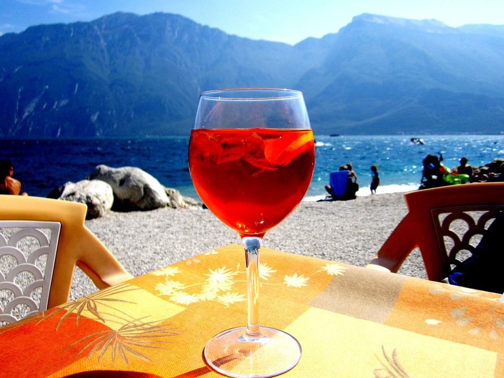 Drinks by the beach