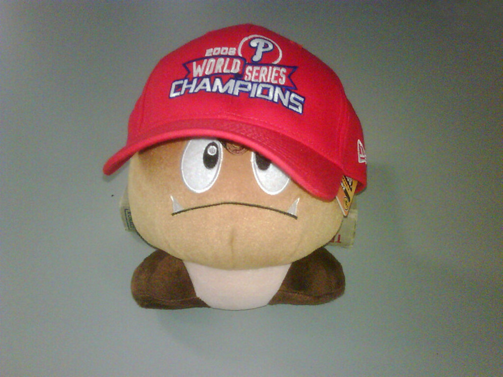 2009 11 05 - 0034 - Greenbelt - Angry Phillies Goomba
