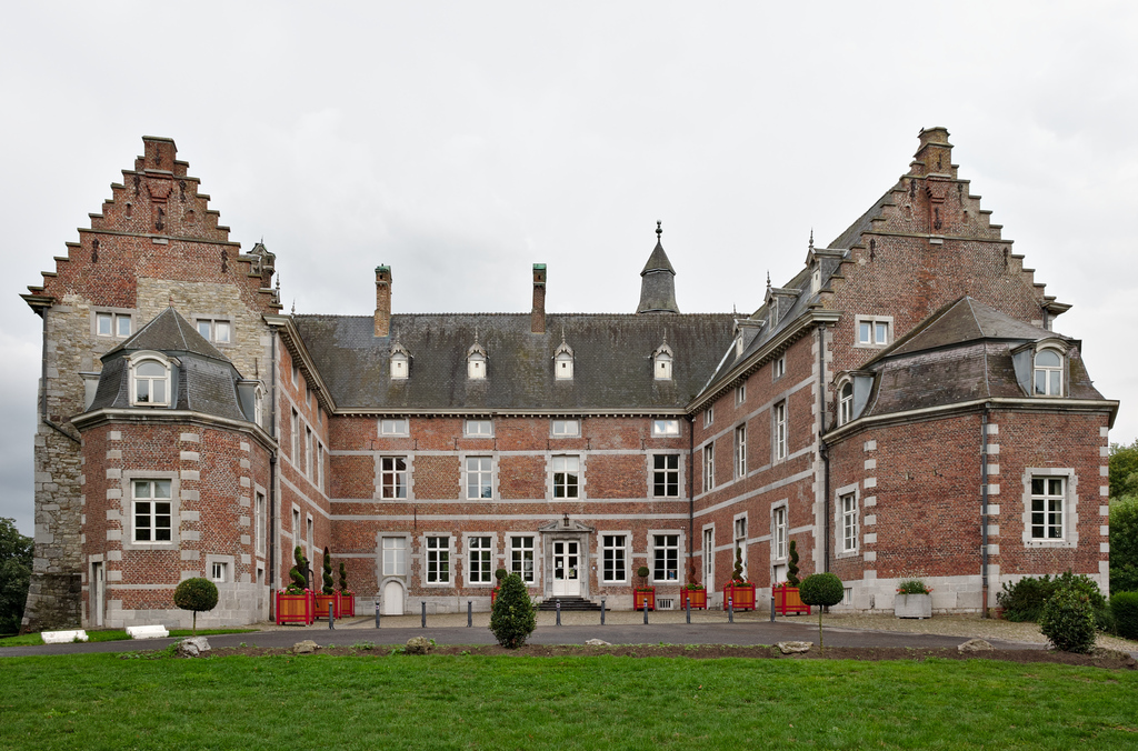 Castle of Monceau-sur-Sambre in Charleroi, Belgium (DSCF7731)