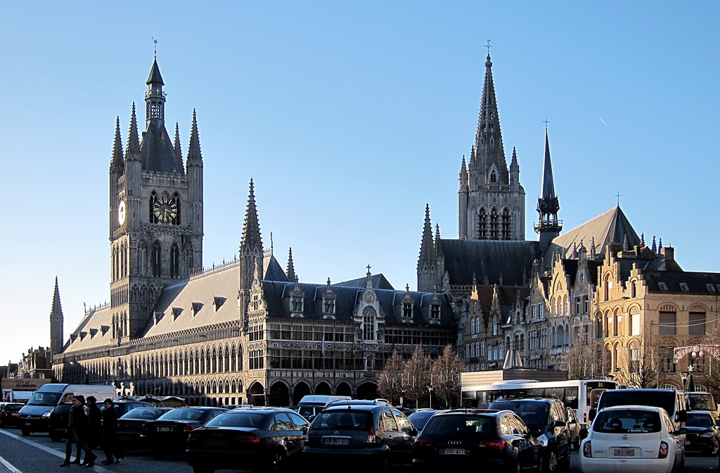 Ypres grand place