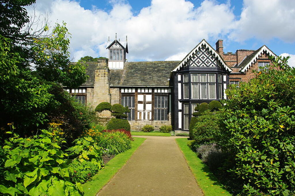 Rufford Old Hall - geograph.org.uk - 1758160
