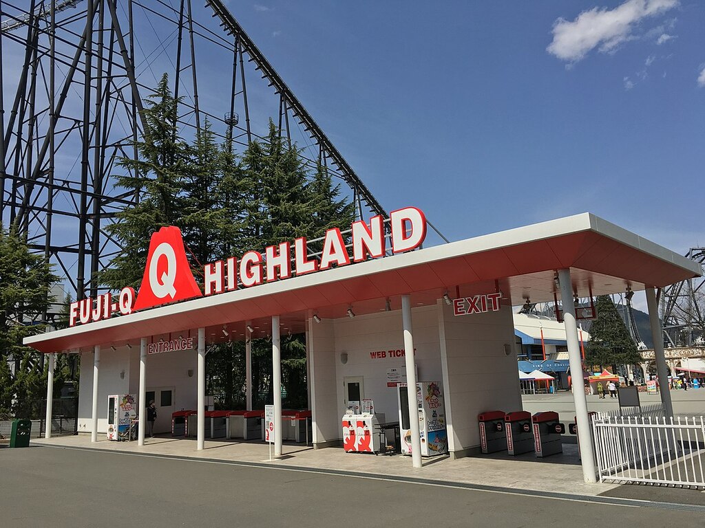 Fuji-Q Highland (33446058823)