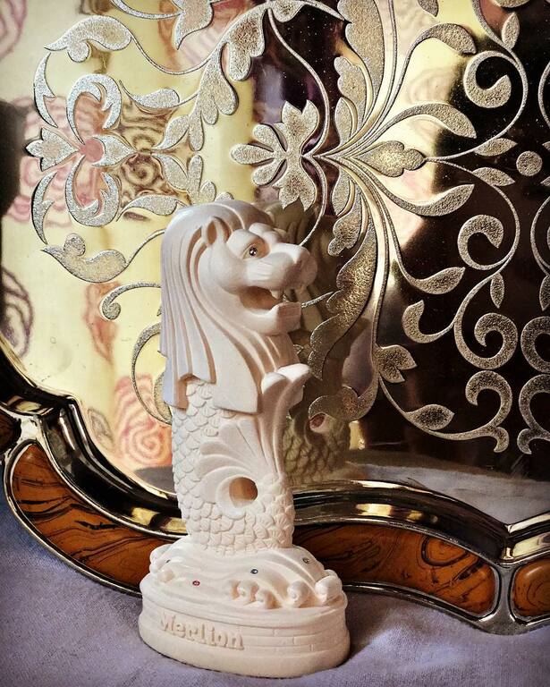 what to buy in singapore | merlion souvenirs