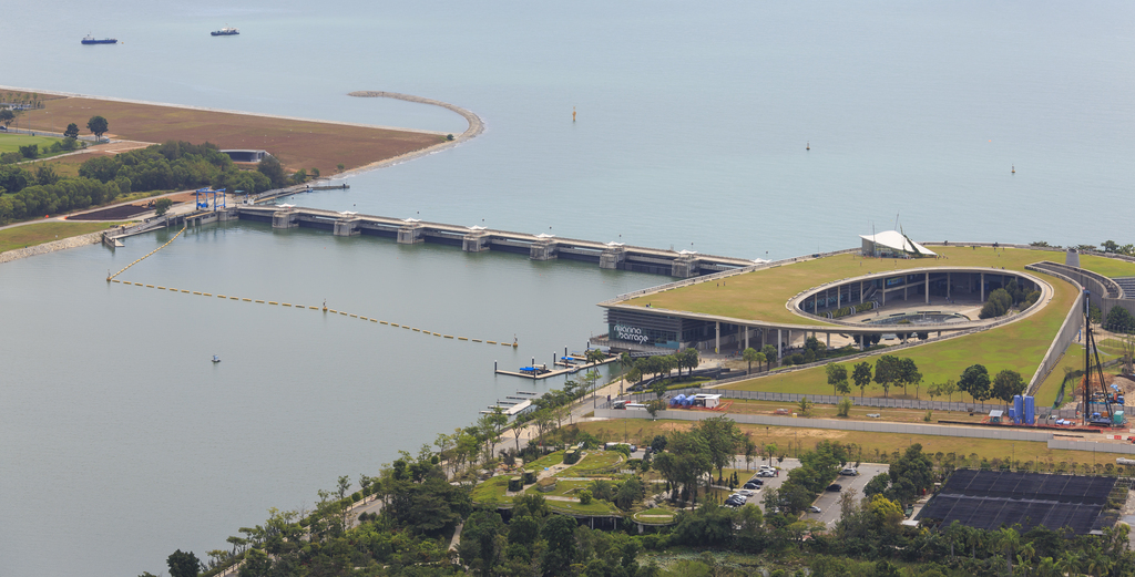 Singapore Marina-Barrage-01