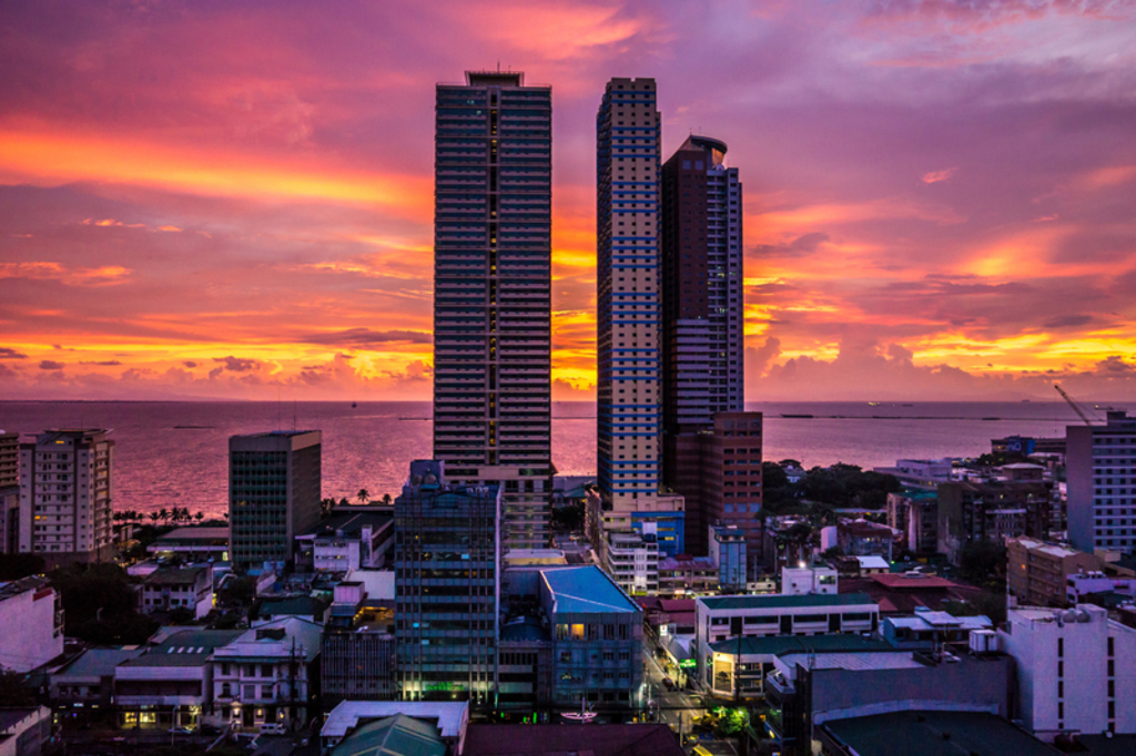 Manilla at night