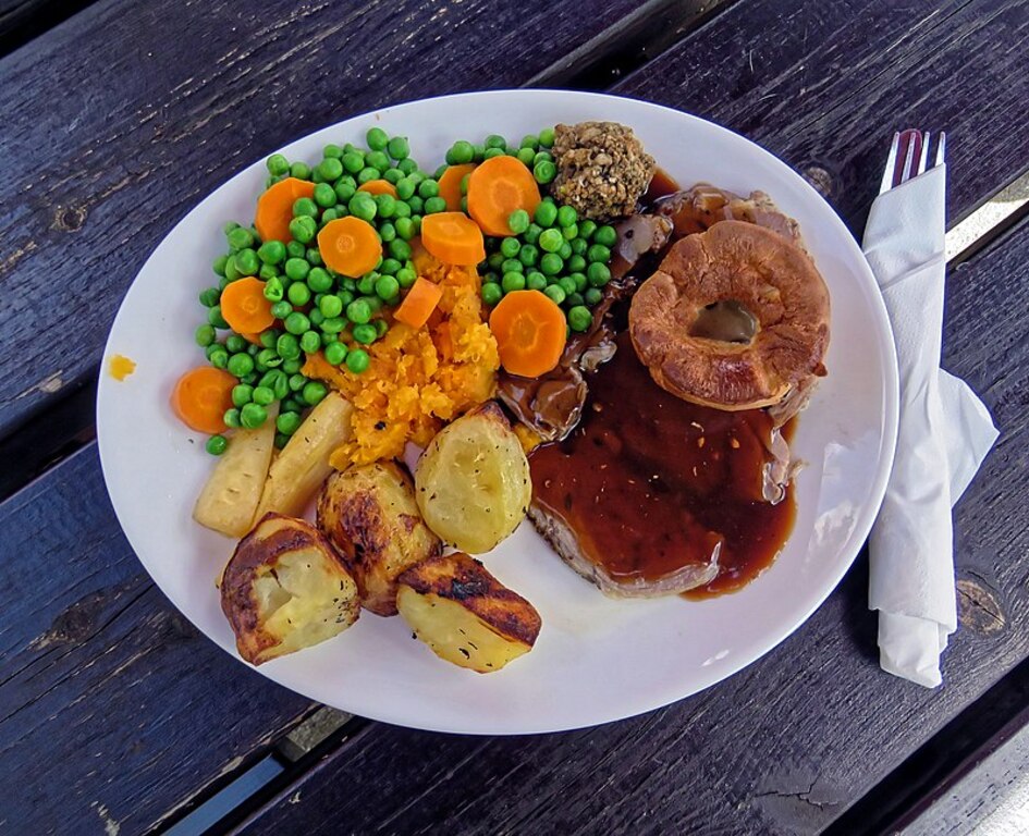 Sunday roast lamb at Garnon Bushes public house, Coopersale, Epping, Essex, England