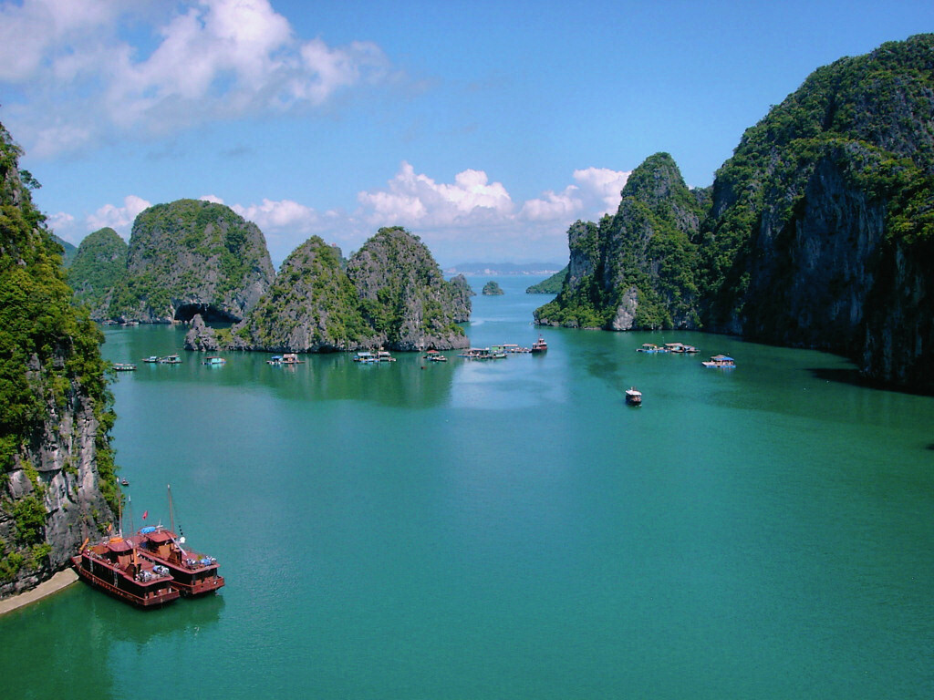Halong ensemble (colour corrected)