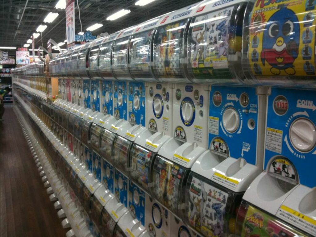 Wall of Gachapon, Akihabara