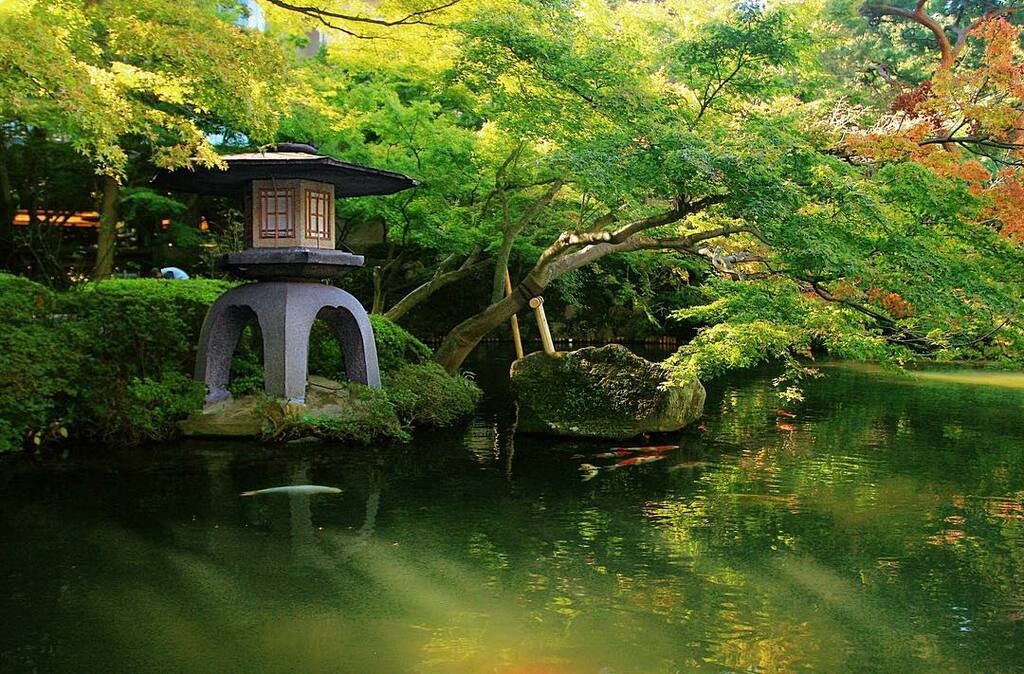 imperial palace east gardens japan guide | happo-en