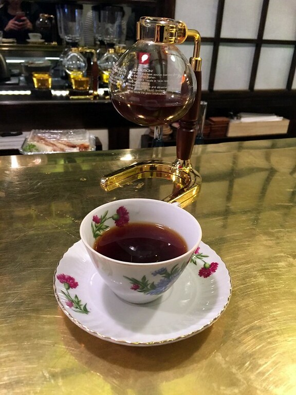 Fab siphon coffee at Hi-Collar