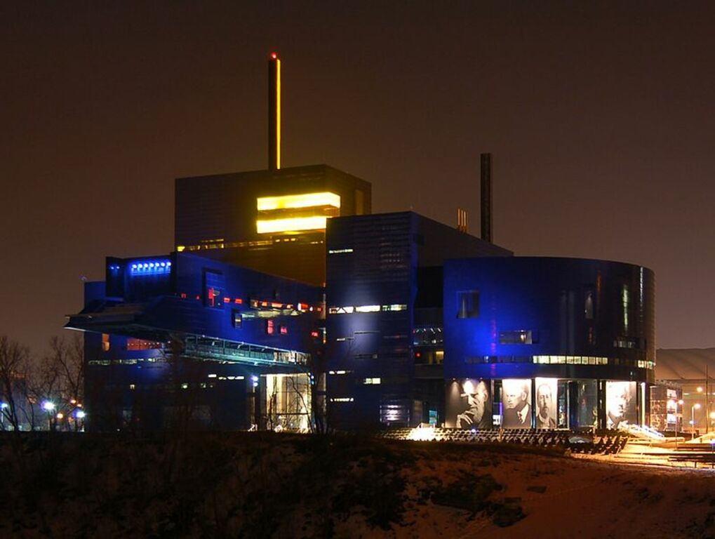 Guthrie Theater-night-2007-03-12