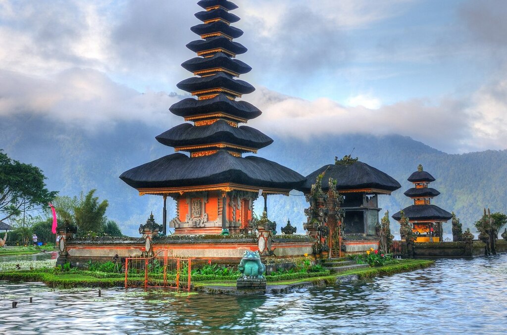<div class="fn">
Pura Ulun Dhanu Bratan Bali Indonesia</div>