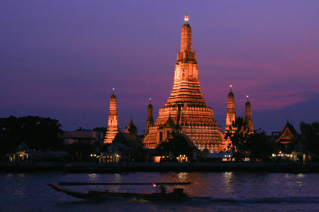 Wat Arun on Twilight