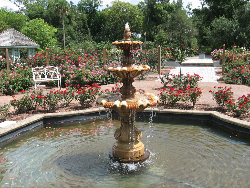 Harry P Leu Botanical Gardens Rose Garden fountain